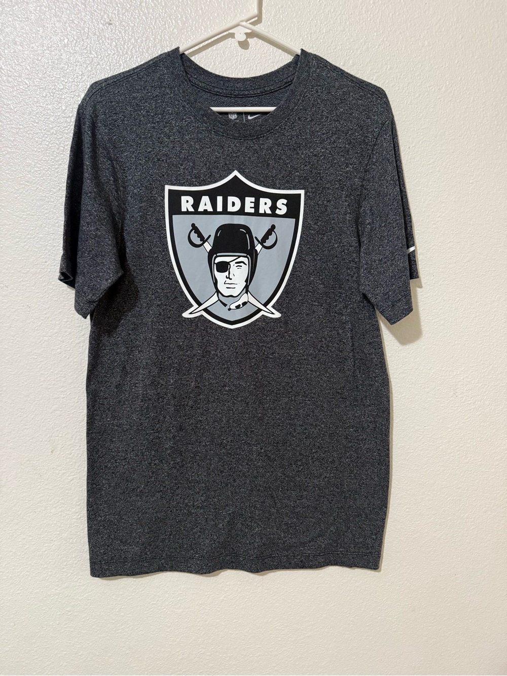 Las Vegas Raiders Men’s Nike T-Shirt (Gently Used Used)  size SM